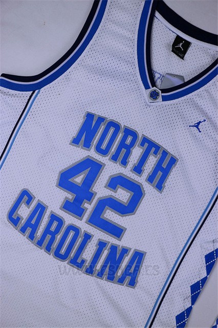 Camiseta NCAA North Carolina Tar Heels Jerry Stackhouse #42 Blanco